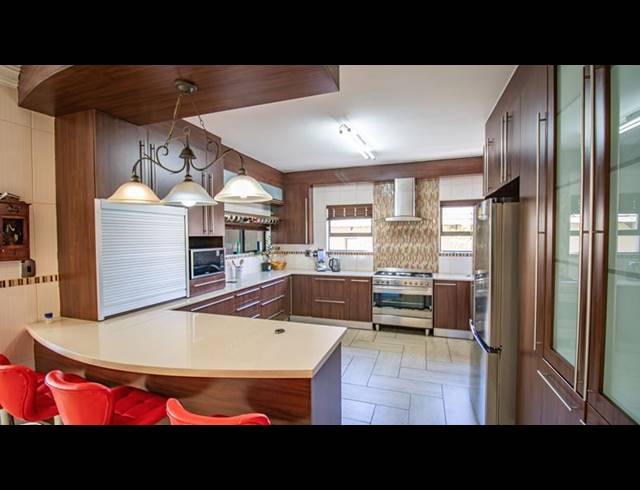 4 BEDROOM HOUSE FOR SALE IN MIDLANDS ESTATE